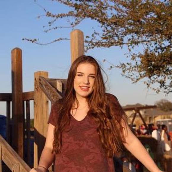 Meet your Posher, Jennifer - Picture 1 of 1